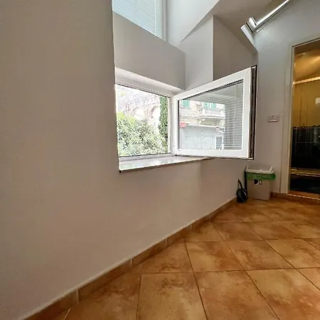 Apartment Arena